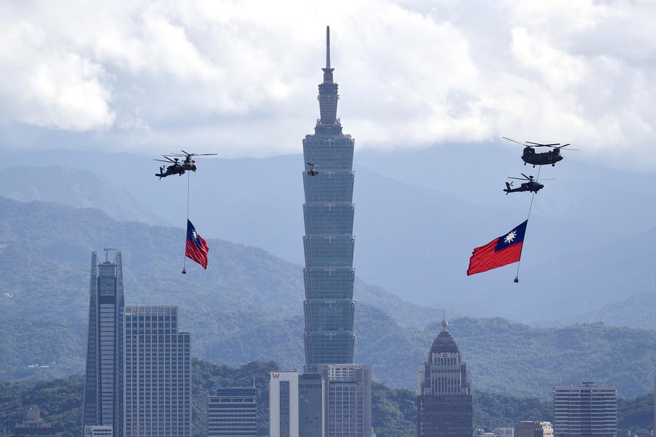 Taiwan flag flyby rehearsal for National Day