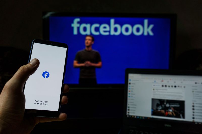 Facebook-Whistleblowerin fordert Rücktritt von CEO Mark Zuckerberg
