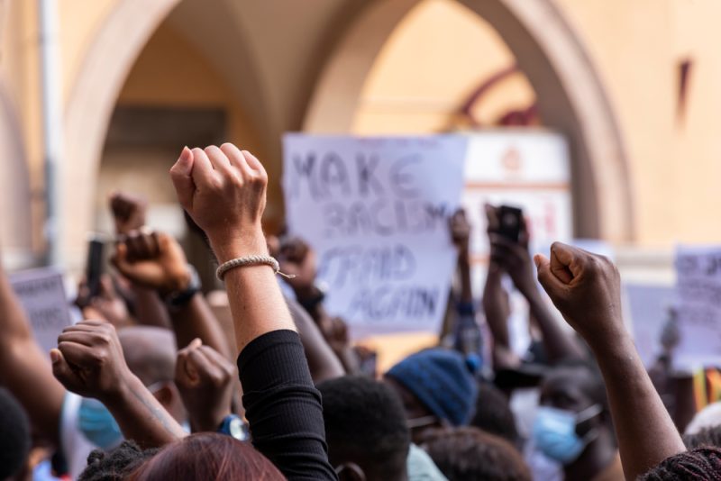 Der Afrozensus - erste Datenerfassung seiner Art zu Rassismus