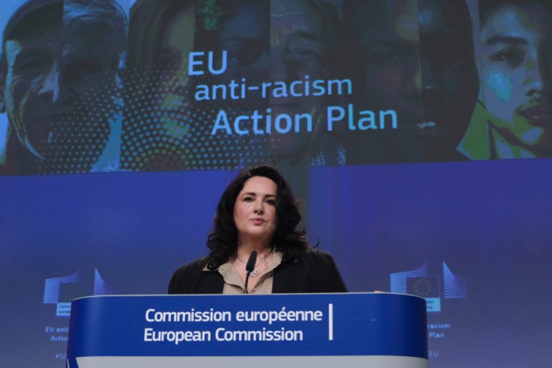 EU Kommission ruft zu verstärkten Bemühungen um Gleichstellung auf