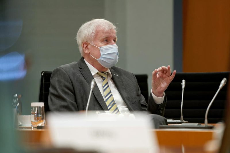 Seehofer reist wegen Flüchtlingskrise am Donnerstag zu Gesprächen nach  Warschau