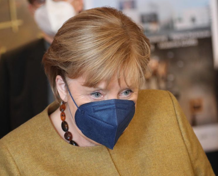 Merkel spricht mit Lukaschenko über Flüchtlingssituation an EU-Grenze