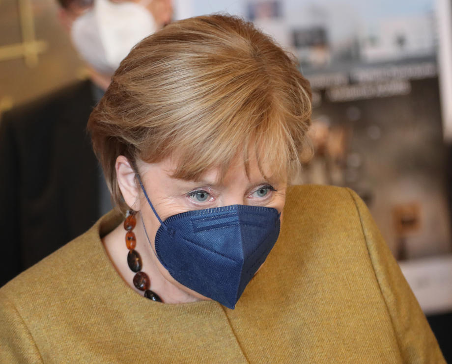 Angela Merkel visits German Emigration Center