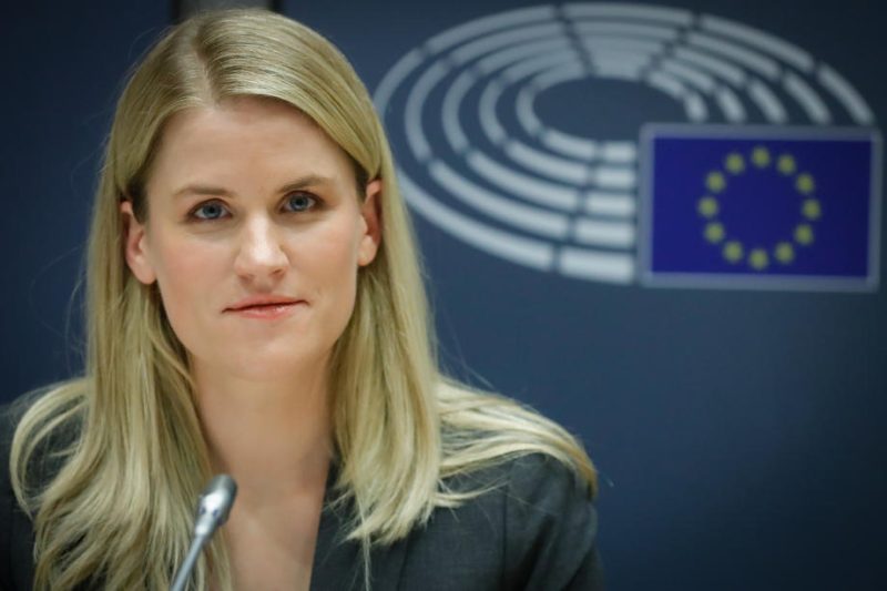 Facebook-Whistleblowerin fordert in Brüssel strengere Regeln für Online-Riesen