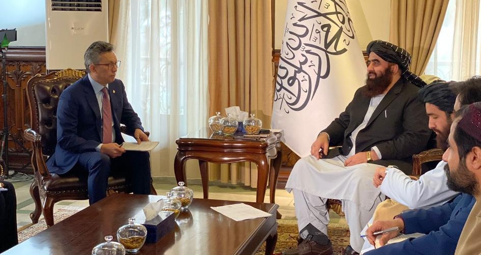 Kazakh minister in Kabul
