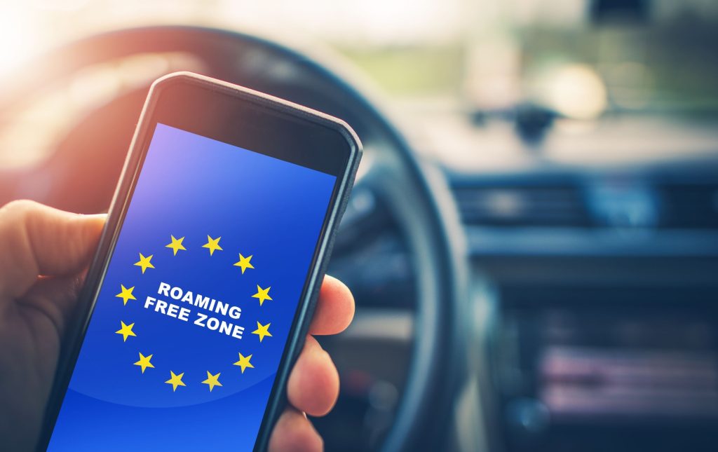 EU erneuert Roaming-Abkommen bis 2032 mit schrittweisen Senkungen der Datenkosten