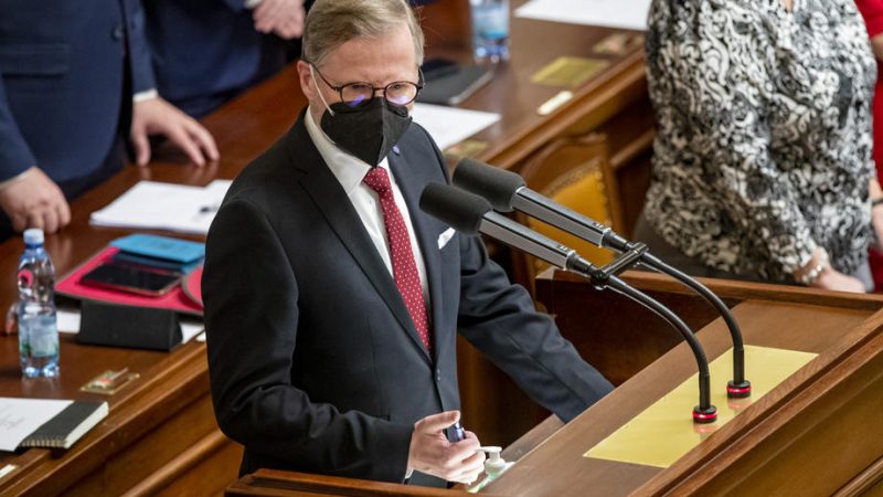 Neuer tschechischer Premierminister zeigt Muskeln beim ersten Aufeinandertreffen mit dem Präsidenten