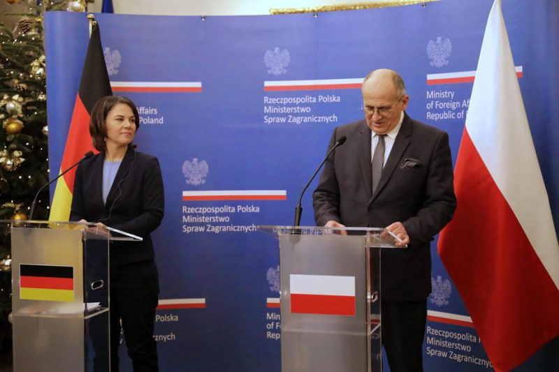 Außenministerin Baerbock versucht die Quadratur des Kreises in Polen
