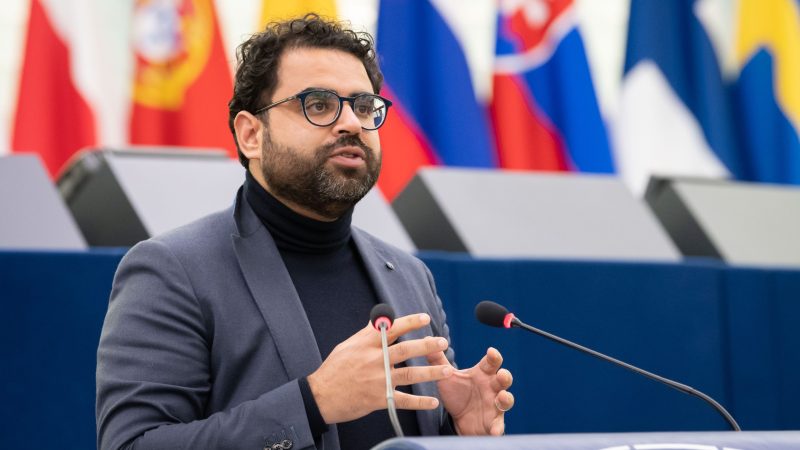 EU-Parlamentarier präsentiert "komplette Überarbeitung" der CO2-Grenzabgabe