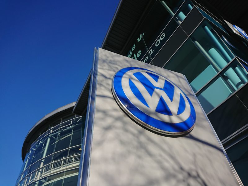 Chipmangel lässt Zahl der Auto-Neuzulassungen 2021 in EU auf Rekordtief  sinken