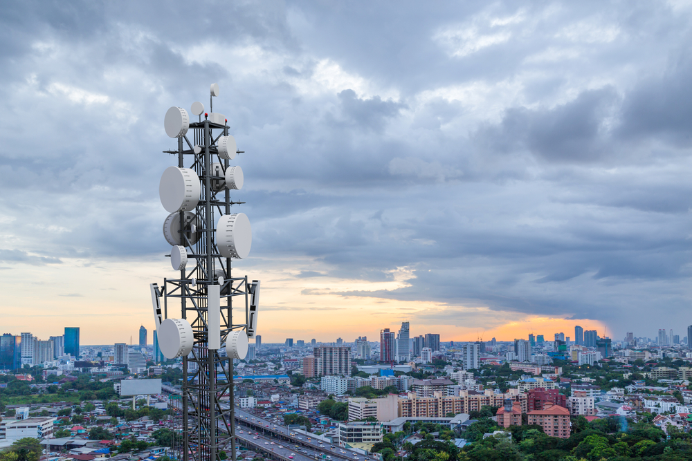 Telecommunication,Tower,With,5g,Cellular,Network,Antenna,On,City,Background