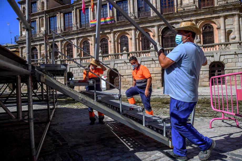 Unemployment drops in Spain