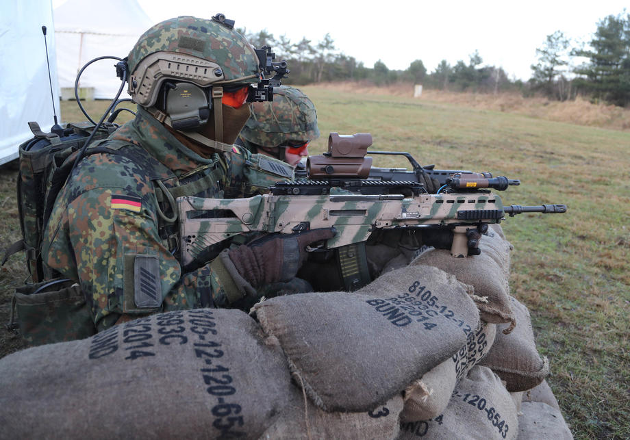German Minister of Defense visits 9th Panzerlehr Brigade