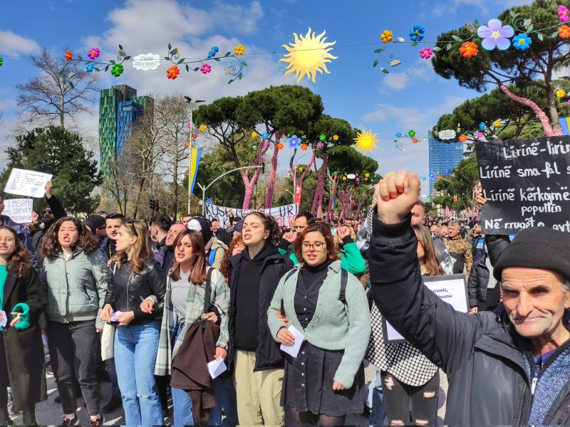 Großdemonstrationen gegen Preissteigerungen in Albanien