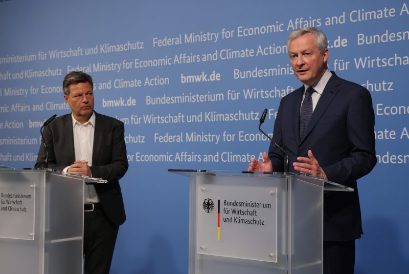 Berlin und Paris vereinbaren engeren Austausch sowie Plan für neue Sanktionen