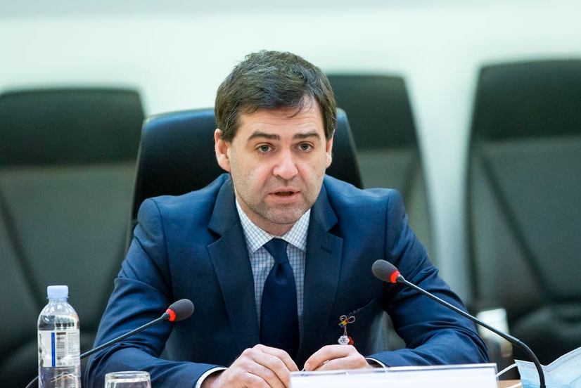 epa09809525 Moldovan Minister of Foreign Affairs and European Integration Nicu Popescu with the Bulgarian Foreign Minister (not pictured) at a meeting in an extended format during her visit in the Ministry of Foreign Affairs building in Chisinau, Moldova, 08 March 2022.  EPA-EFE/DUMITRU DORU