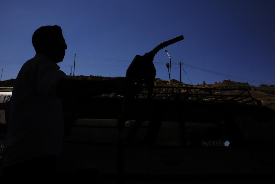 Severe fuel crisis in Yemen