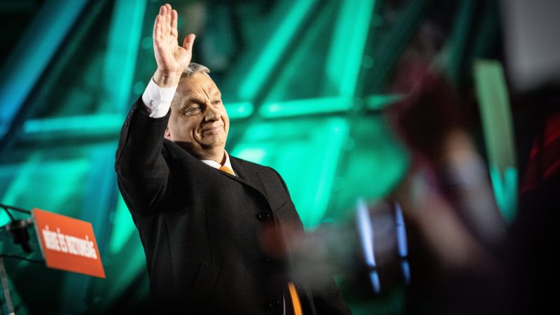 Glückwünsche zu Orbáns Wiederwahl stoßen auf Kritik
