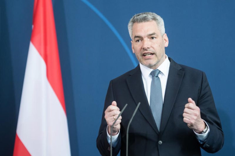 Österreichischer Bundeskanzler stellt neues Kabinett vor