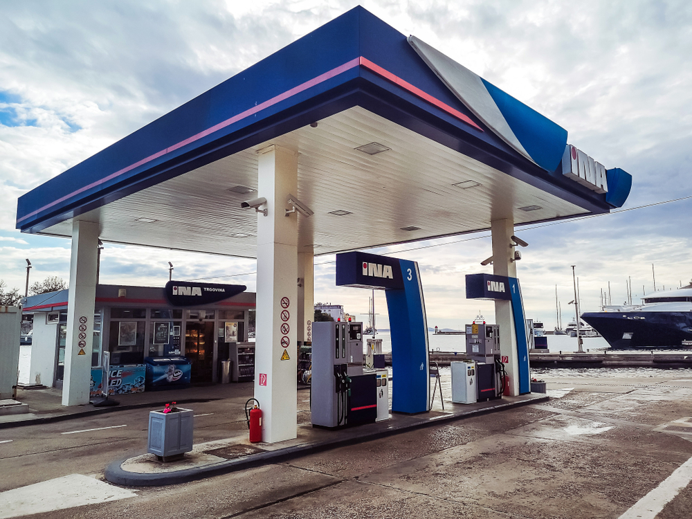 21/05/2019,-,Zadar,,Croatia:,Ina,Gas,Station,On,The,Coastline