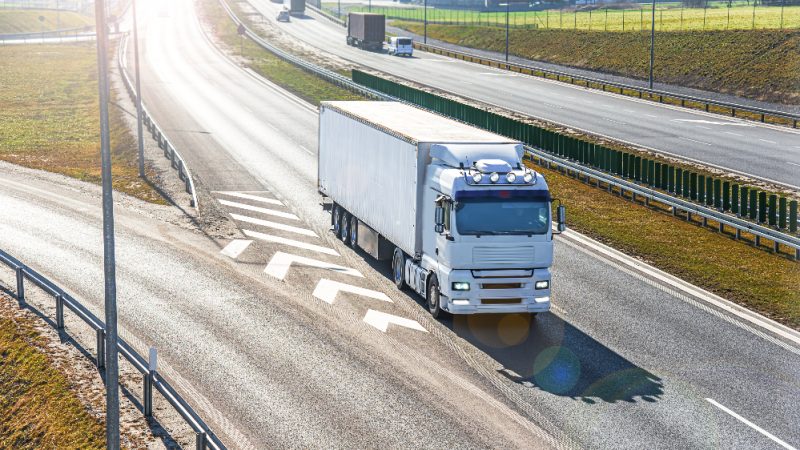 Ladeinfrastruktur nicht ausreichend: Diesel im Güterverkehr besteht trotz hoher Preise