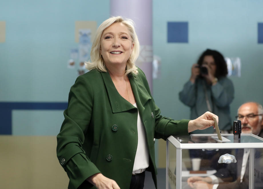 Matrine Le Pen votes in first round of legislative elections