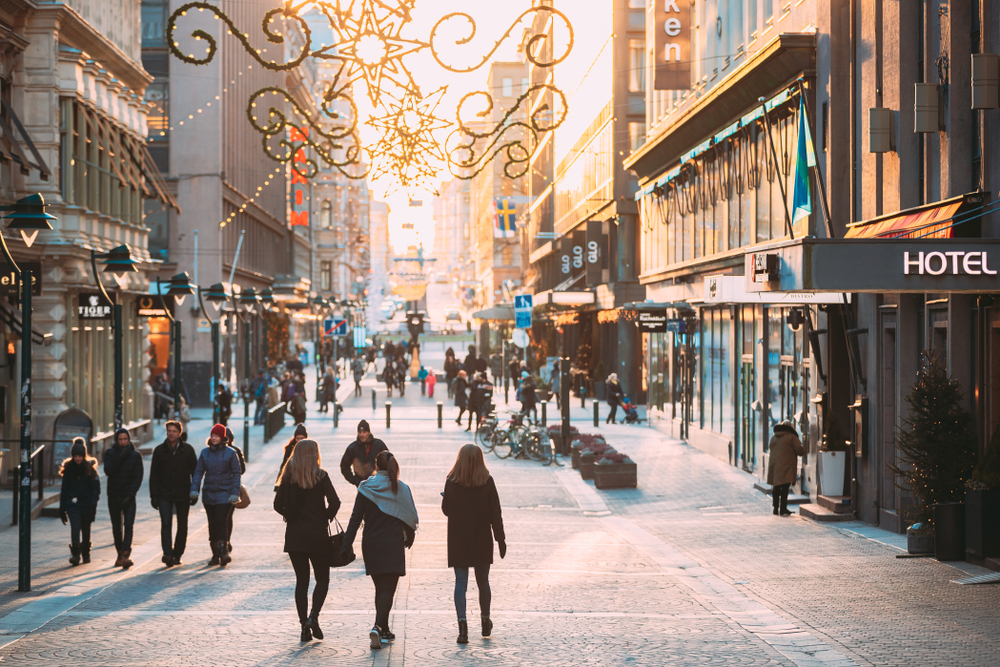Helsinki,,Finland,-,December,10,,2016:,People,Walking,On,Kluuvikatu
