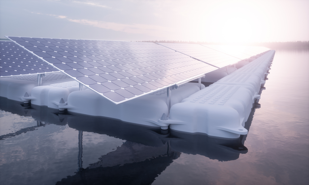 A,Closeup,Picture,Of,A,Floating,Array,Of,Solar,Panels