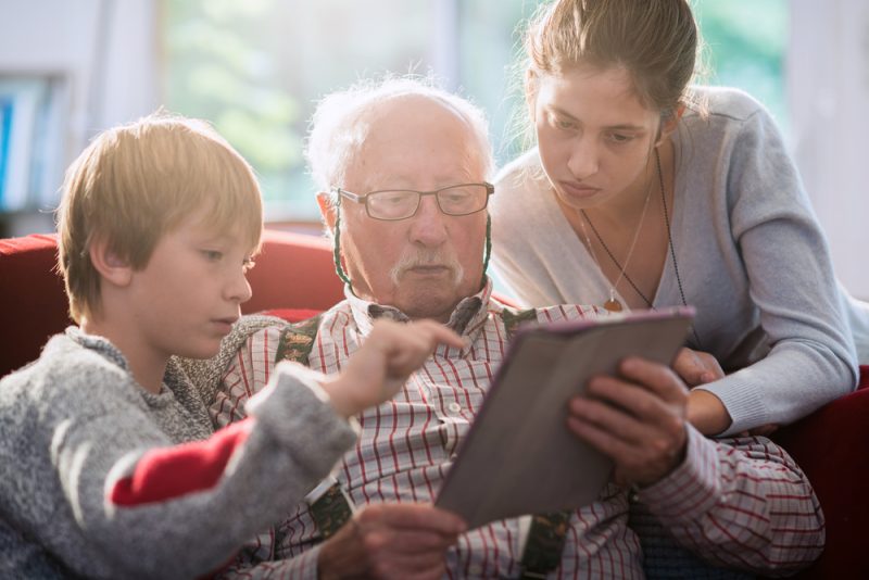 Digitale Kluft als Chance für den Generationenaustausch