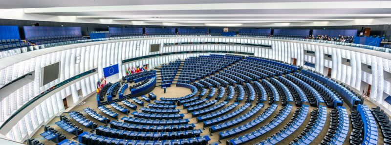 EU-Parlament lobt Kosovo und Bosnien, weist Serbien zurecht