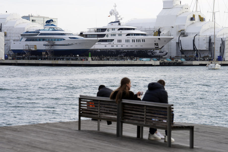 Russian yachts docked in Spain under government probe