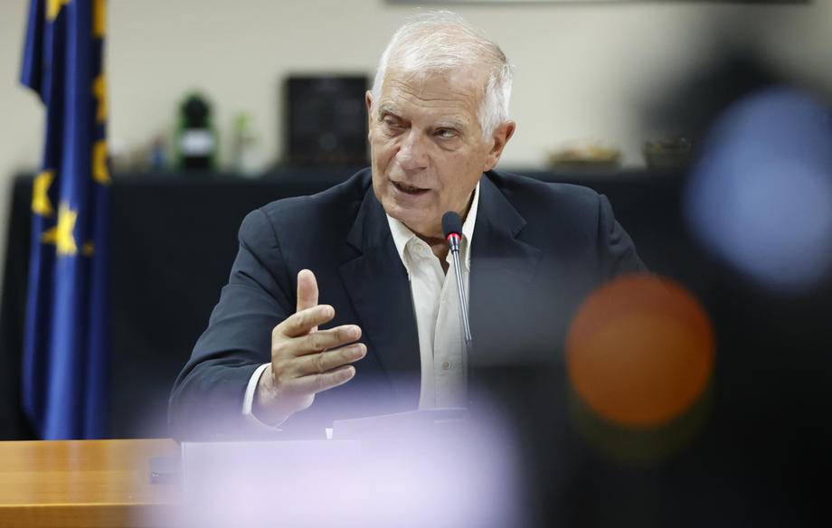 High Representative of the European Union for Foreign Affairs and Security Policy Borrell visits the SatCen