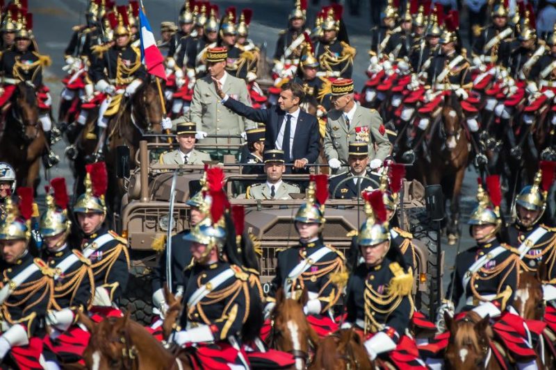 Macron will das Militär für neue Kriege rüsten