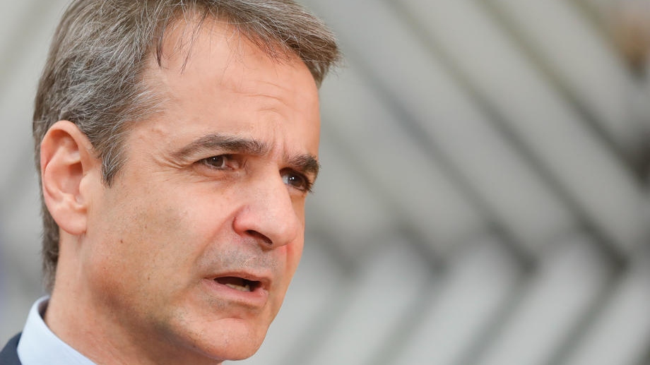 epa09986460 Greek Prime Minister Kyriakos Mitsotakis arrives at the first day of a Special European Summit on Ukraine at the European Council, in Brussels, Belgium, 30 May 2022.  EPA-EFE/STEPHANIE LECOCQ