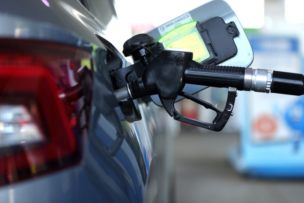 Litauische Tankstellenkette kündigt Vertrag mit Energieunternehmen wegen Russland-Verbindungen