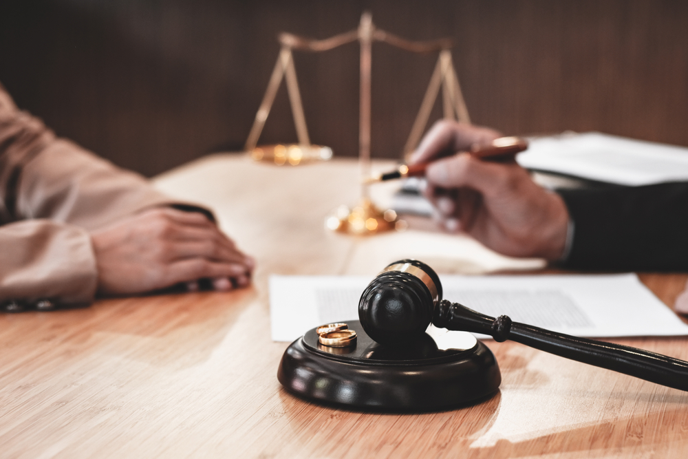 Judge,Gavel,Deciding,On,Marriage,Divorce,Signing,Papers.,Lawyer,Concept
