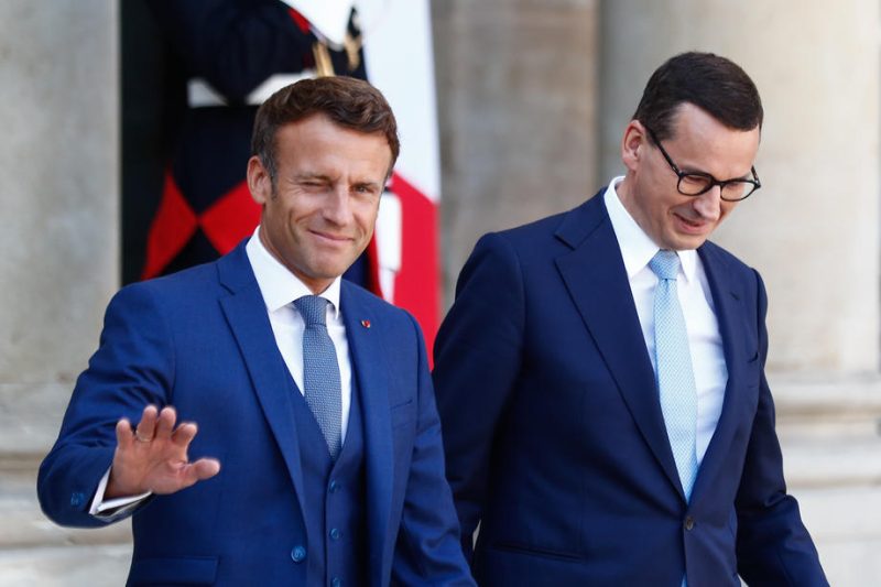 Polens Premier ruft in Paris zu massiven Investitionen in Kernkraft auf