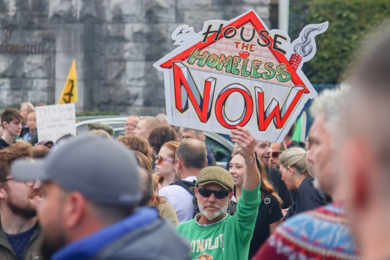 Tausende demonstrieren in Dublin gegen Lebenshaltungskosten