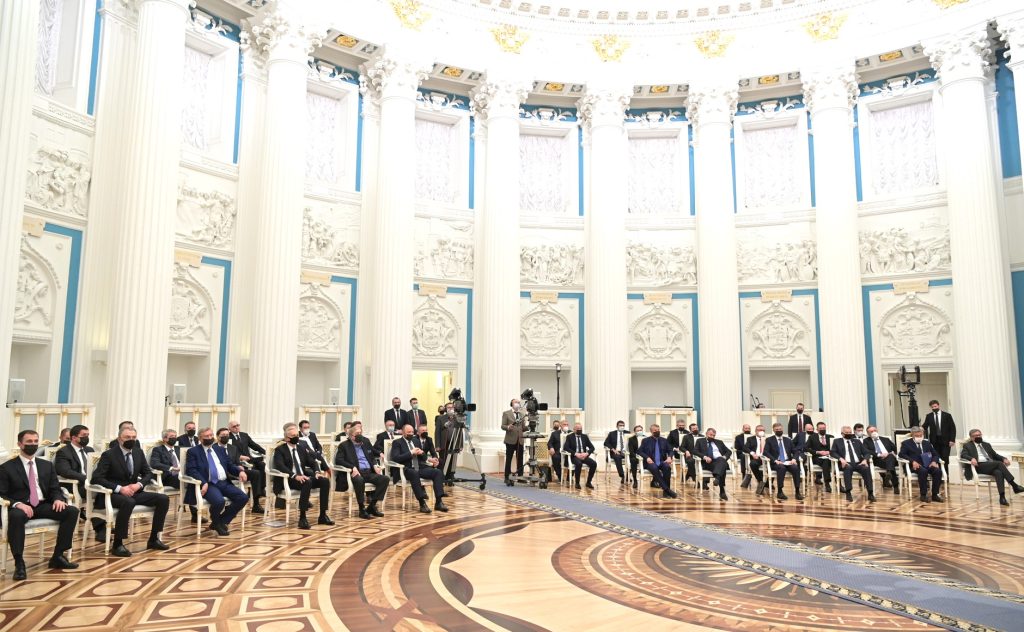 Putin meets oligarchs