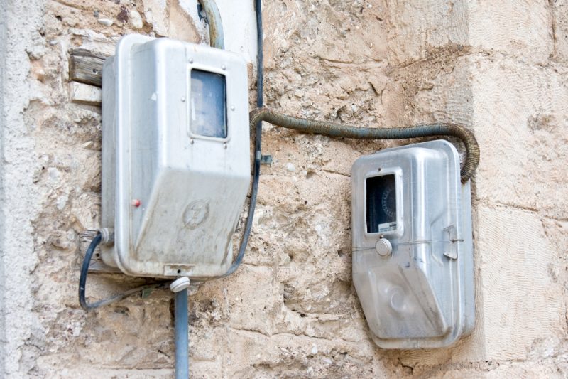 Griechen müssen jährlich Stromkosten in Höhe von zwei Monatslöhnen bezahlen