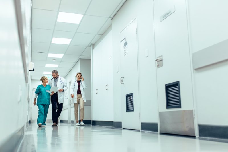 Alterndes Personal als "tickende Zeitbombe" für die Gesundheitssysteme