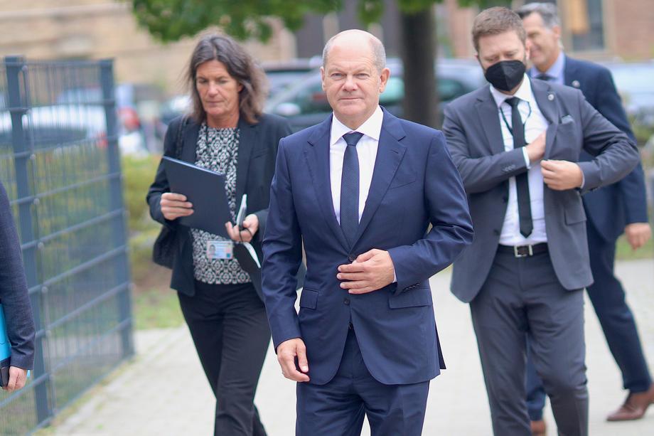 German Chancellor Scholz visits ABB’s training center