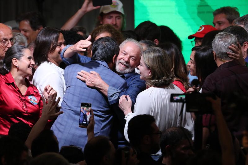 Lula besiegt Bolsonaro und gewinnt erneut die Präsidentschaft in Brasilien