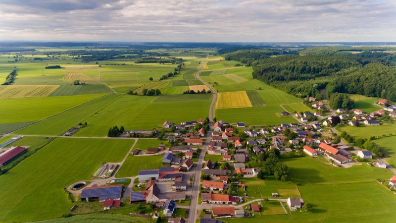 Zukunft ländlicher Räume: EU und Deutschland setzen auf ‘smarte Dörfer’