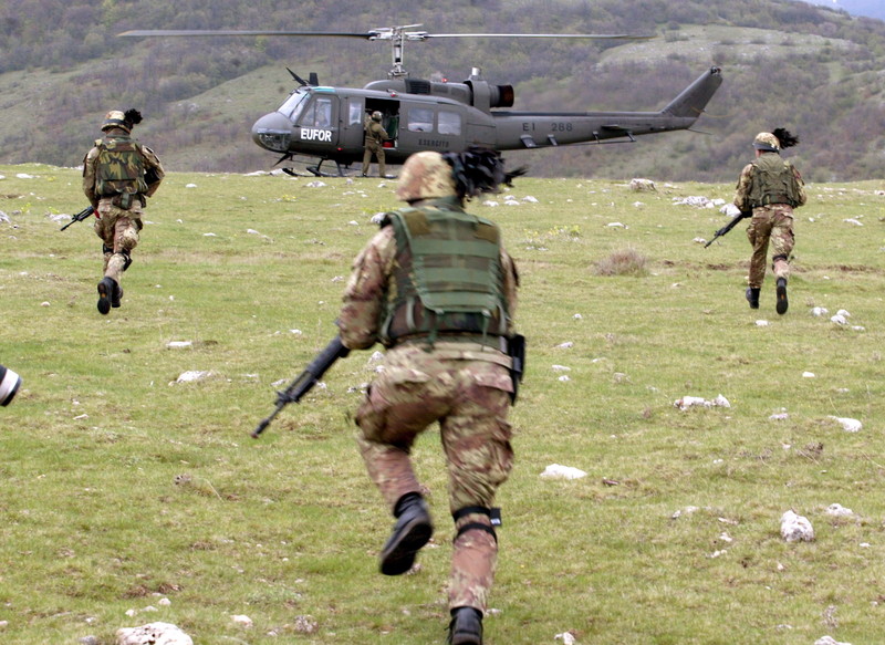 EU-Truppen veranstalten Militärübung in Bosnien
