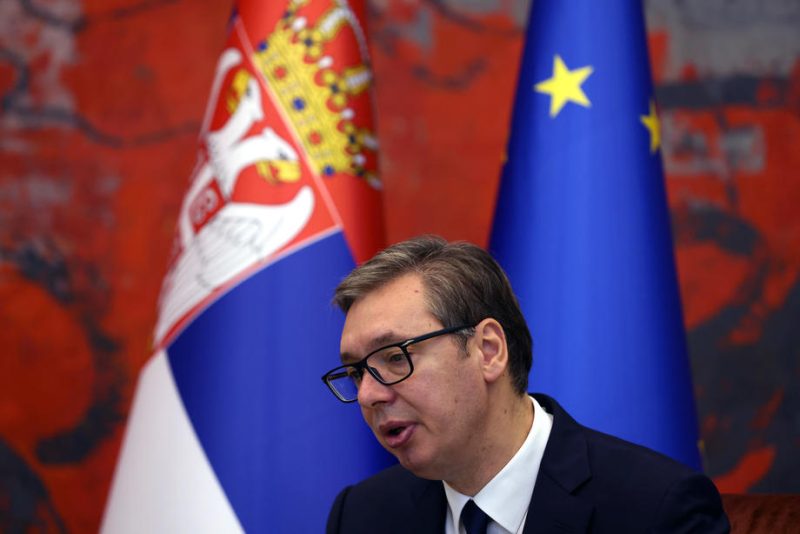 EU-Kommission: Serbien muss EU-Sanktionen und Außenpolitik folgen