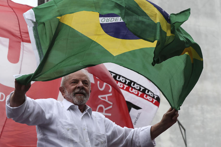Candidate Luiz Inácio Lula da Silva continues his campaign for the second round