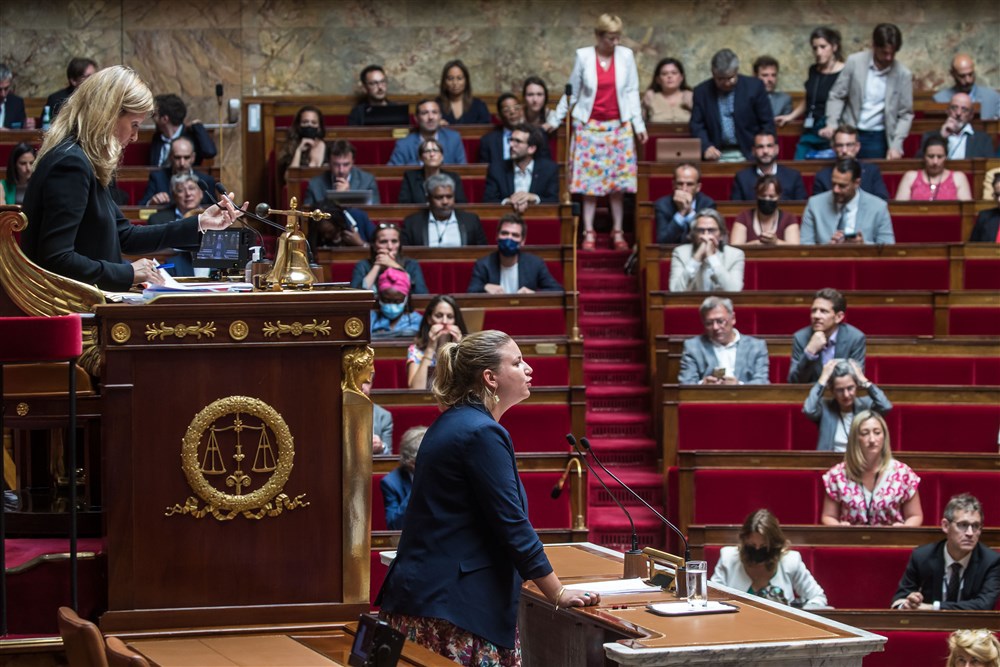 French Parliament votes on the motion of no-confidence against the government