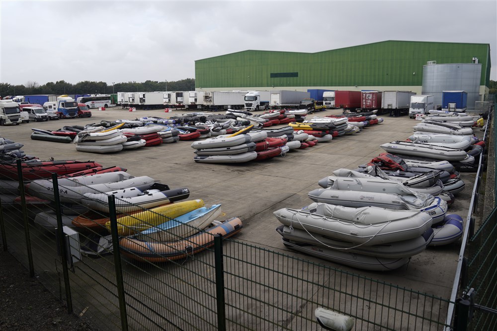 Migrants continue to arrive along UK coast seeking asylum