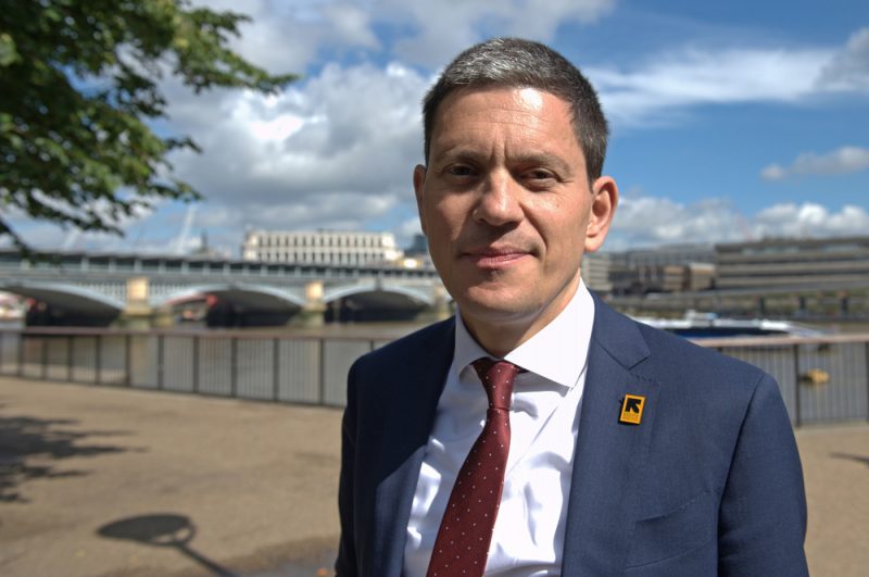 Miliband deutet Rückkehr in britische Politik an